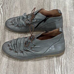 Lemon & Lime Casablanca School Boho Academia Soft Grey Leather Booties Shoes 9